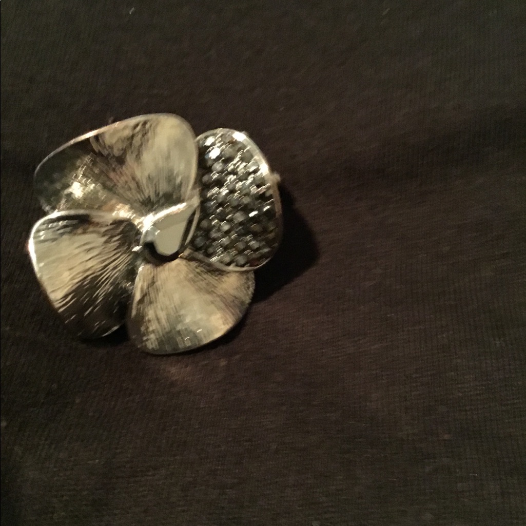 Fun Cocktail Ring With Stretch Band